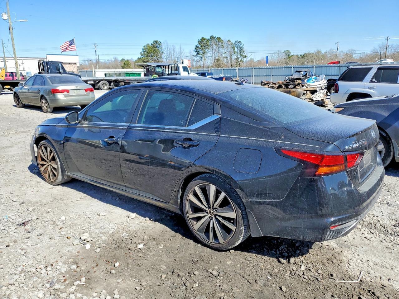 2019 Niss Altima sr