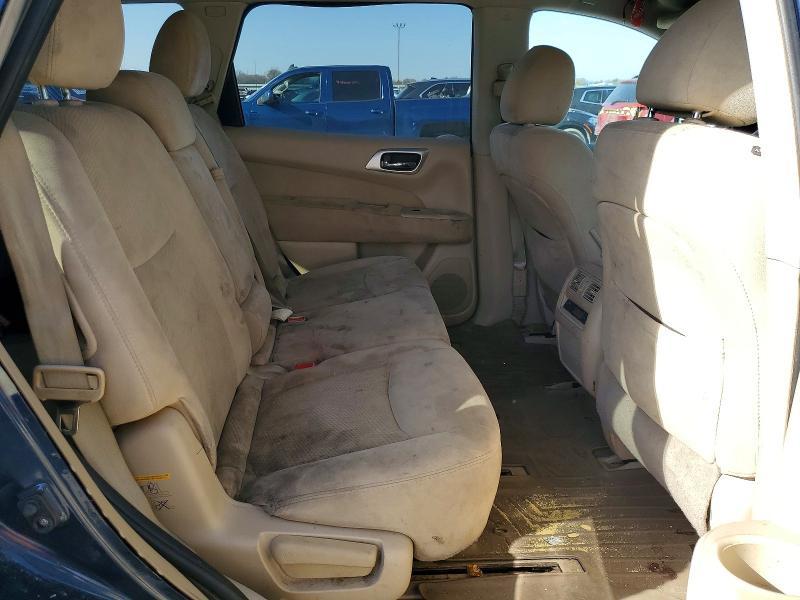 2014 Nissan Pathfinder s