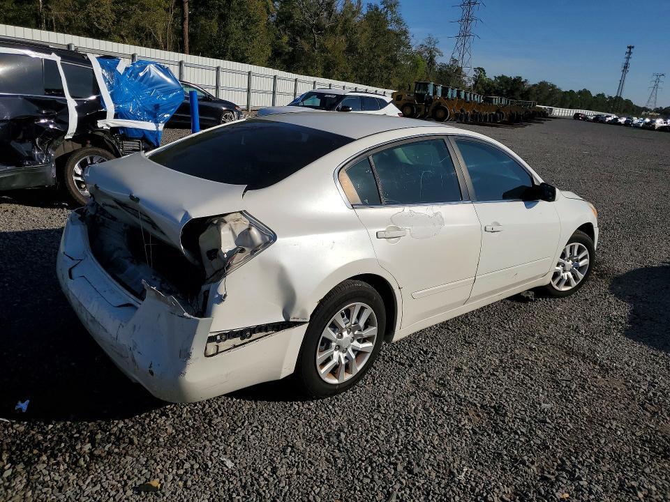2011 Nissan Altima Base