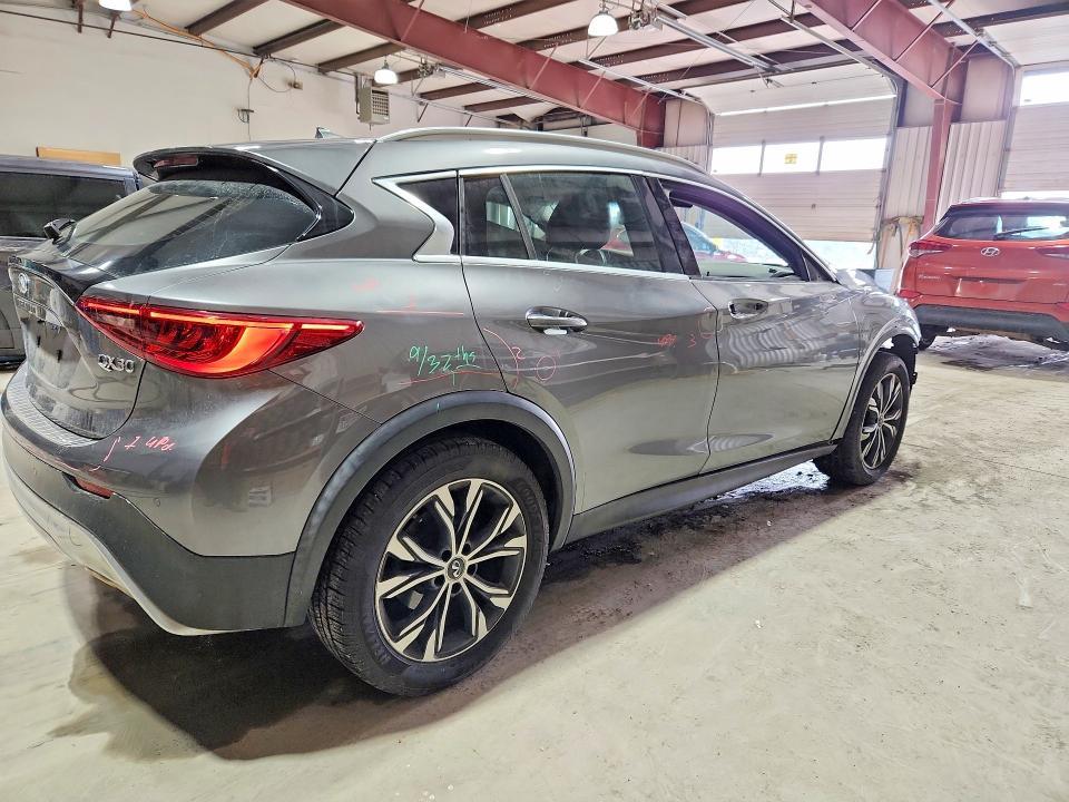 2017 Infiniti Qx30 Base