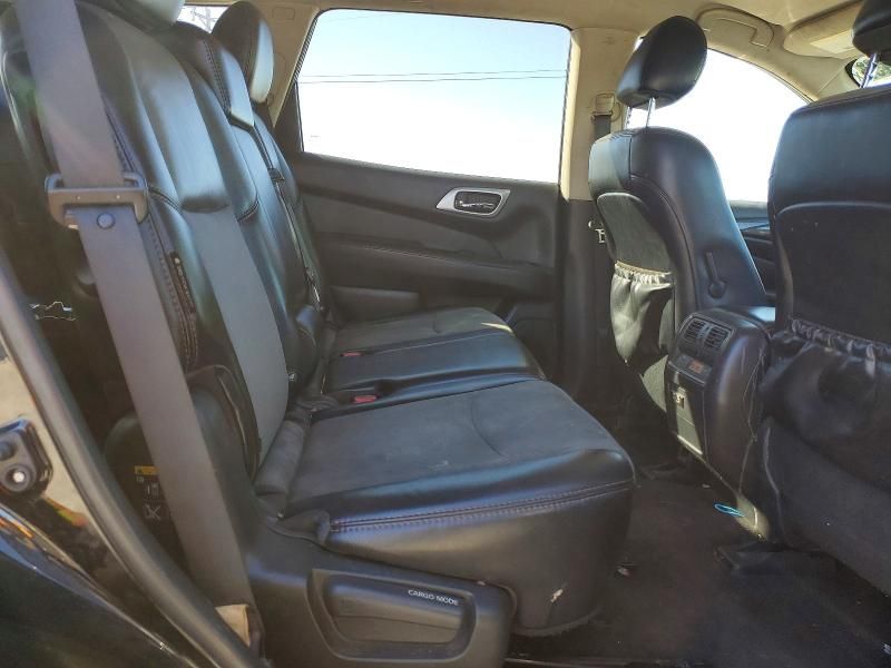 2019 Nissan Pathfinder sv