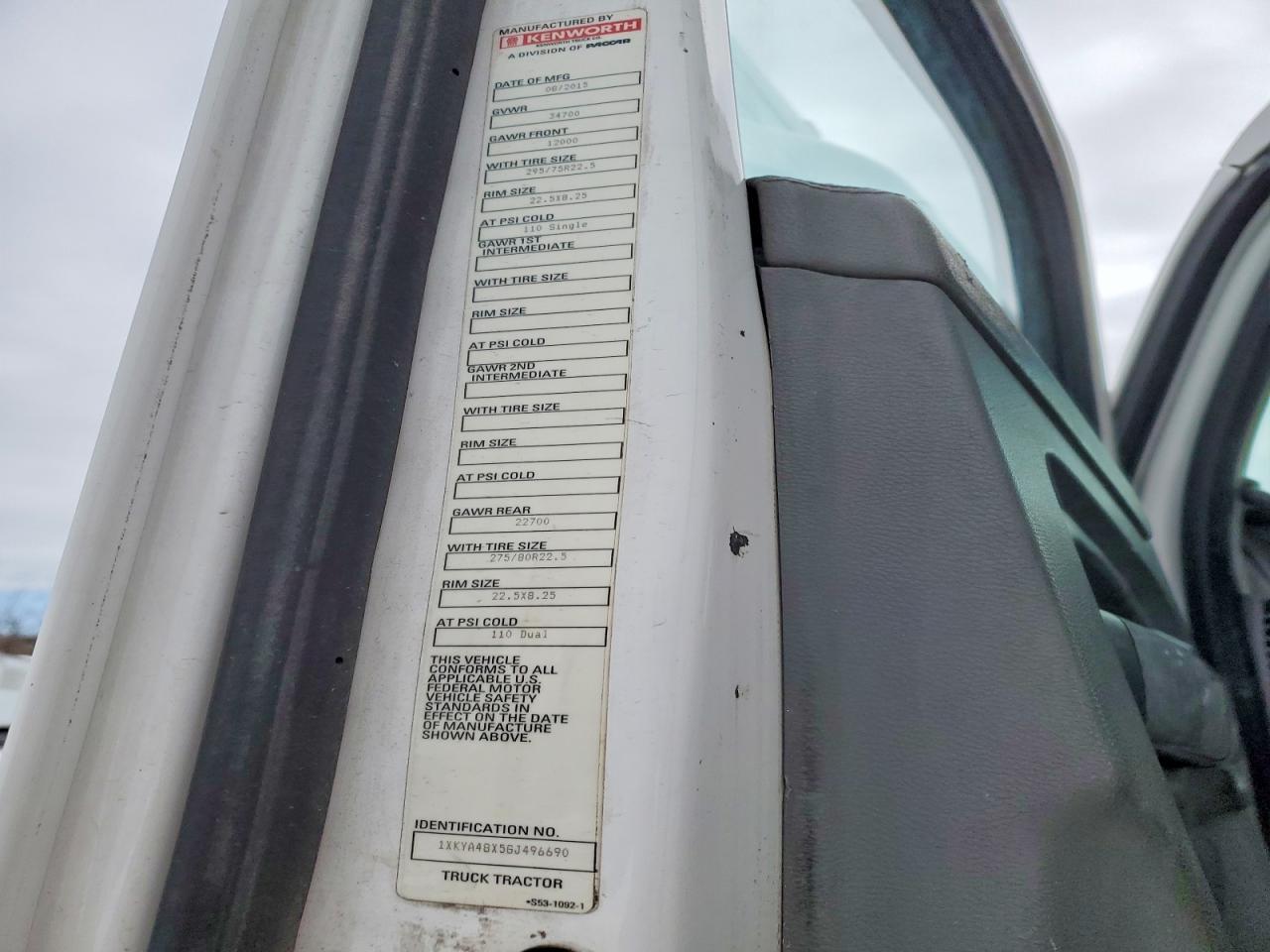 2016 Kenworth T680 Semi Truck