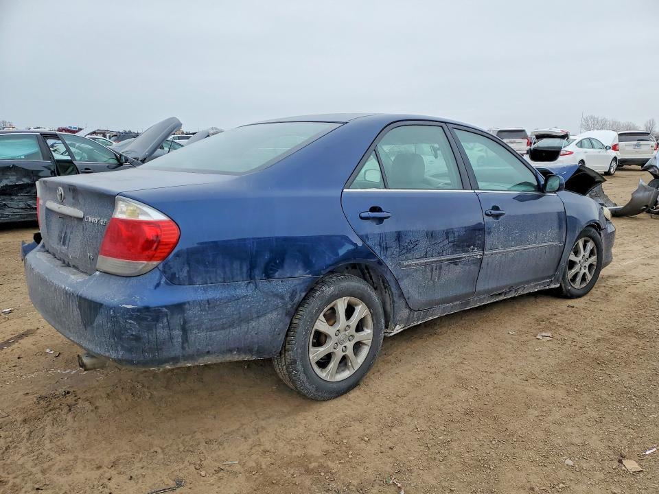 2005 Toyota Camry le