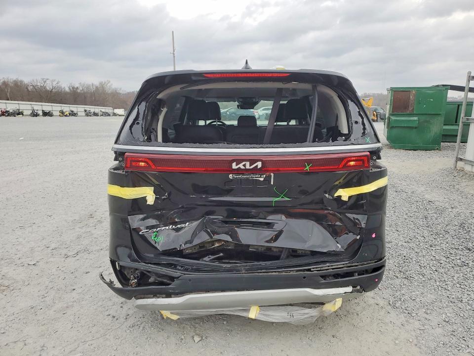 2022 KIA Carnival lx