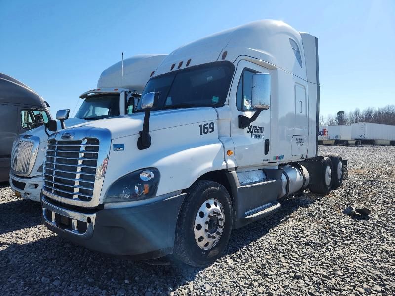 2016 Freightliner Cascadia 125 Semi Truck