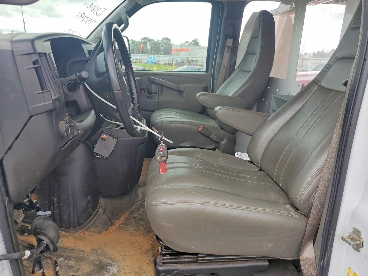 2022 Chevrolet Express G2500