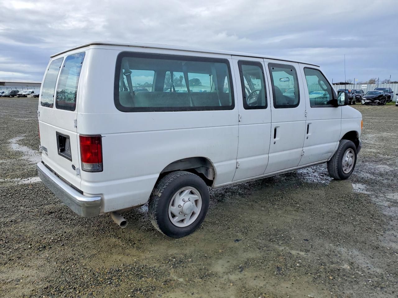2007 Ford Econoline-BOX Truck