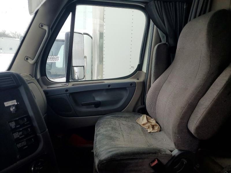 2011 Freightliner Cascadia Semi Truck