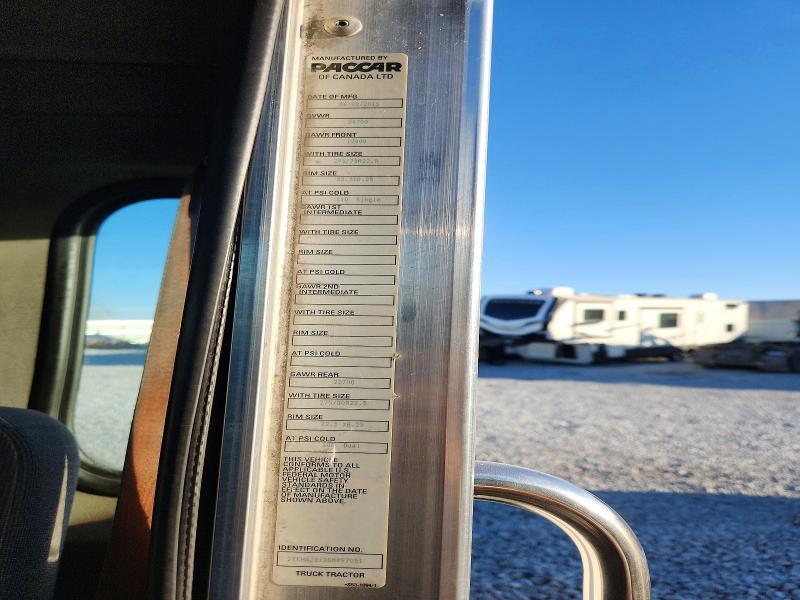 2016 Kenworth T300 Semi Truck