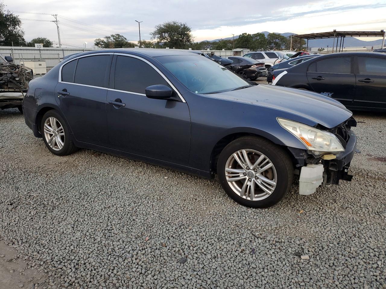 2013 Infinity G37 Base