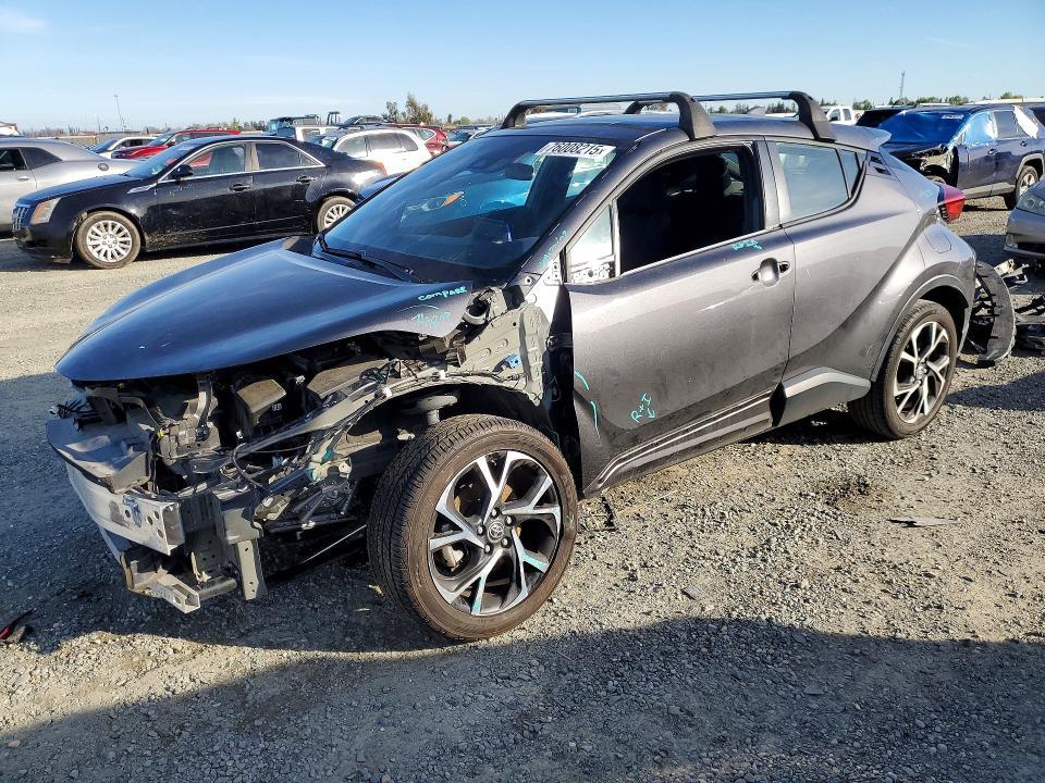 2022 Toyota C-hr xle