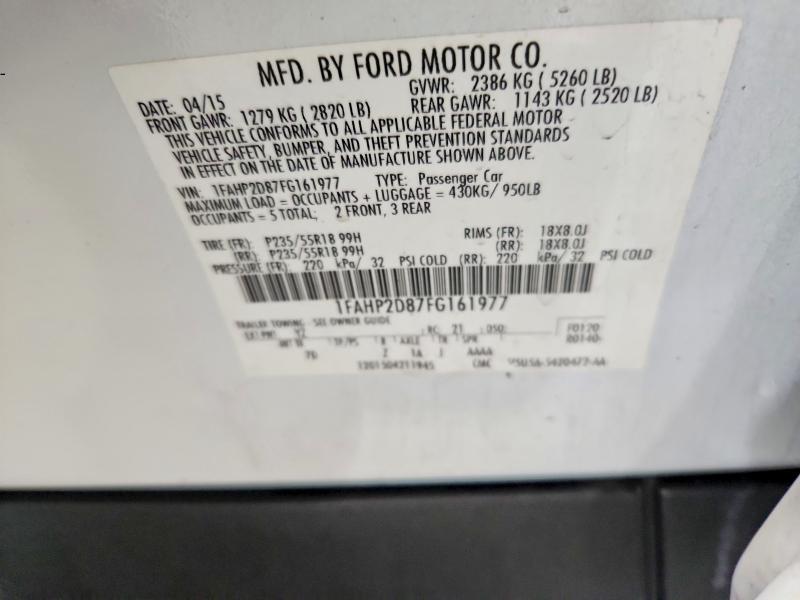 2015 Ford Taurus se