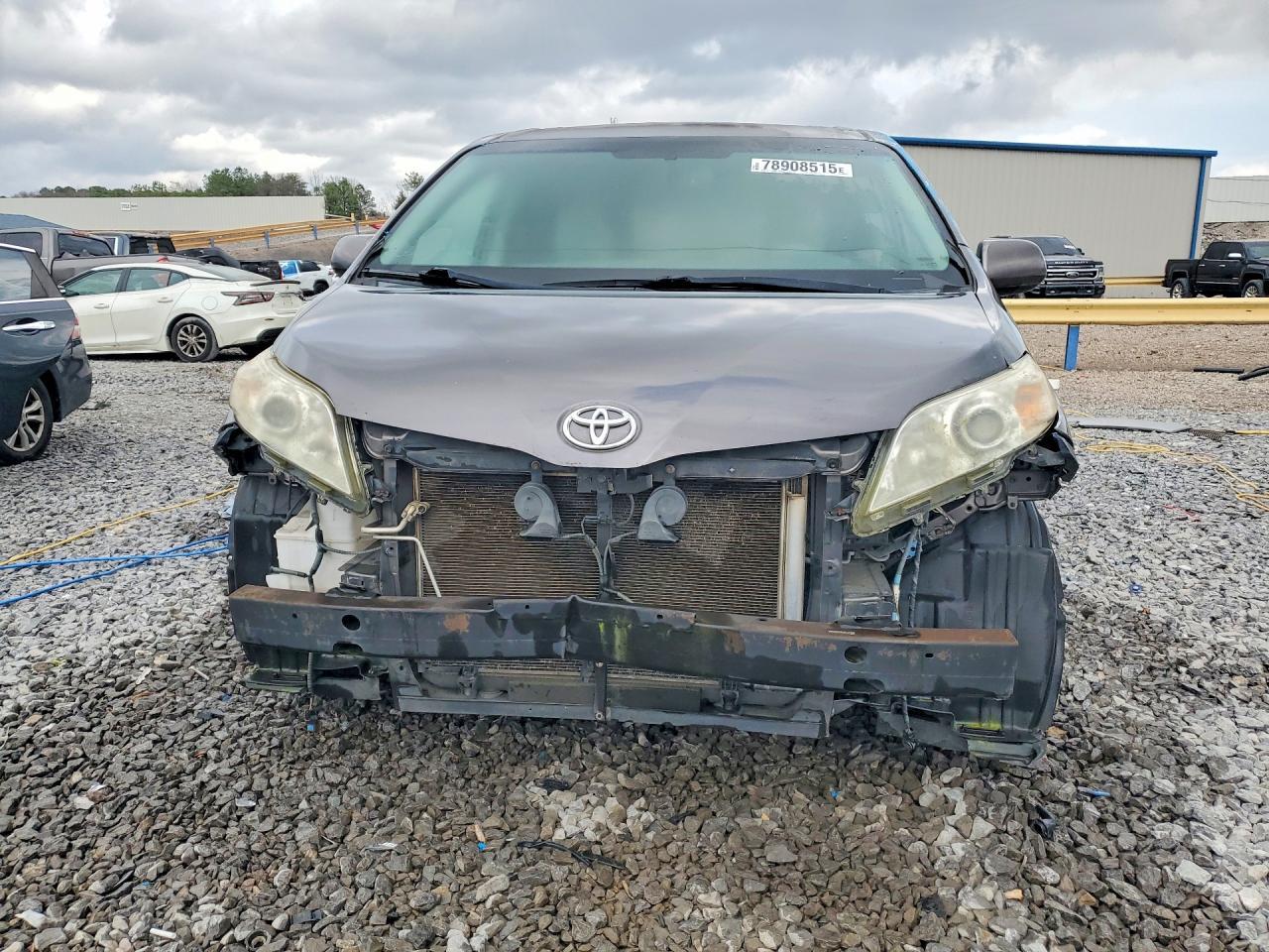 2014 Toyota Sienna xle 8-passenger