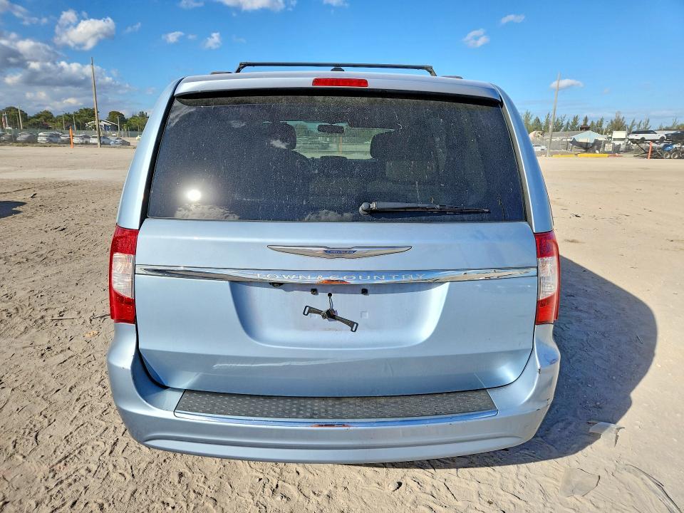2012 Chrysler Town & Country Touring