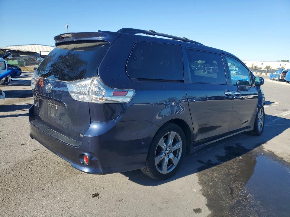 2019 Toyota Sienna se