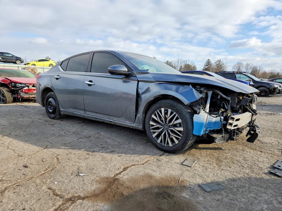 2023 Nissan Altima sv