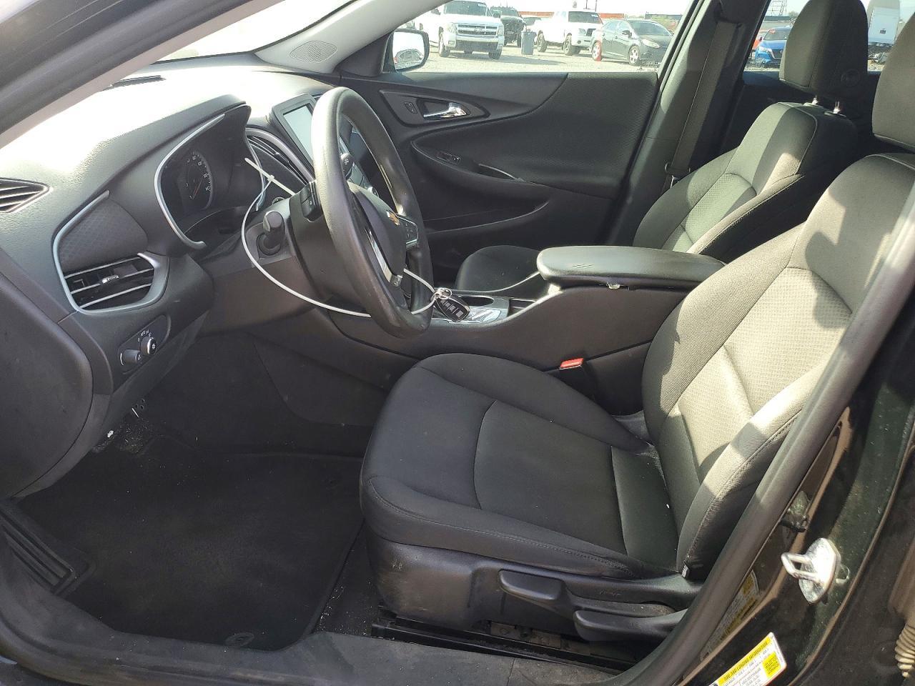 2017 Chev Malibu ls