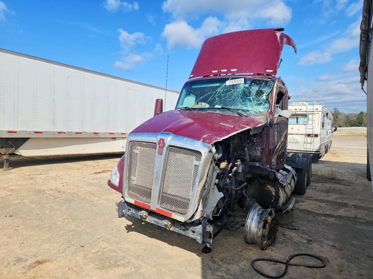 2016 Kenworth T680 Semi Truck