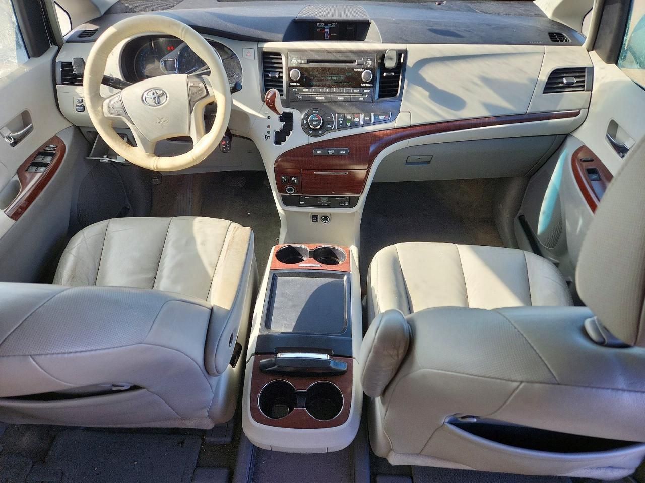 2011 Toyota Sienna xle