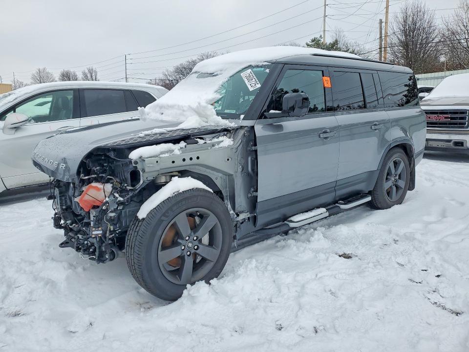 2023 Land Rover Defender 130 se