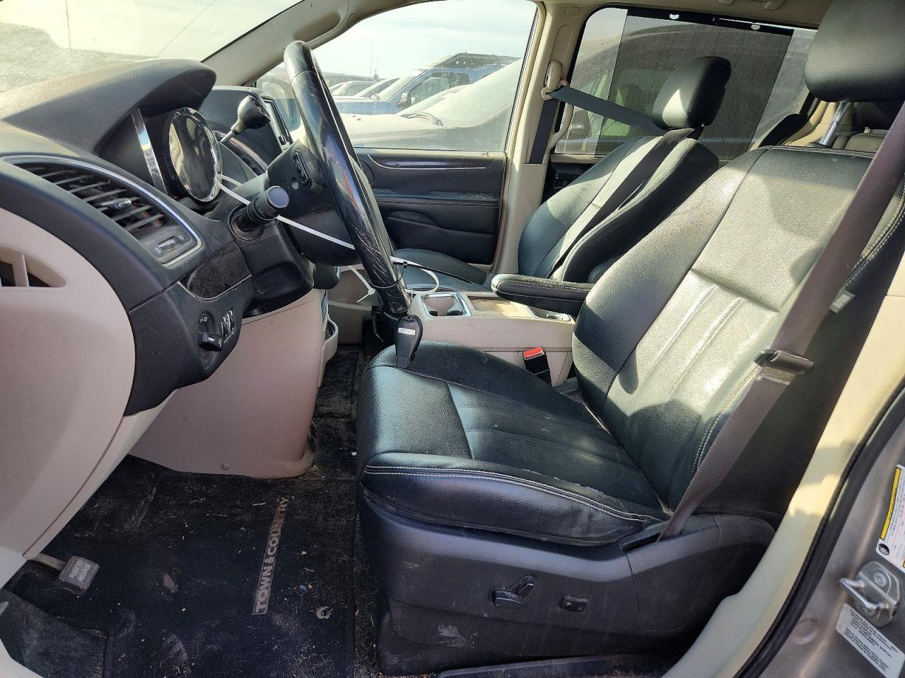 2016 Chrysler Town & Country Touring