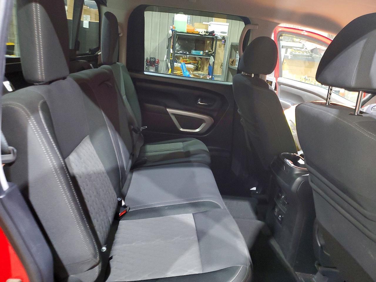 2020 Nissan Titan SV