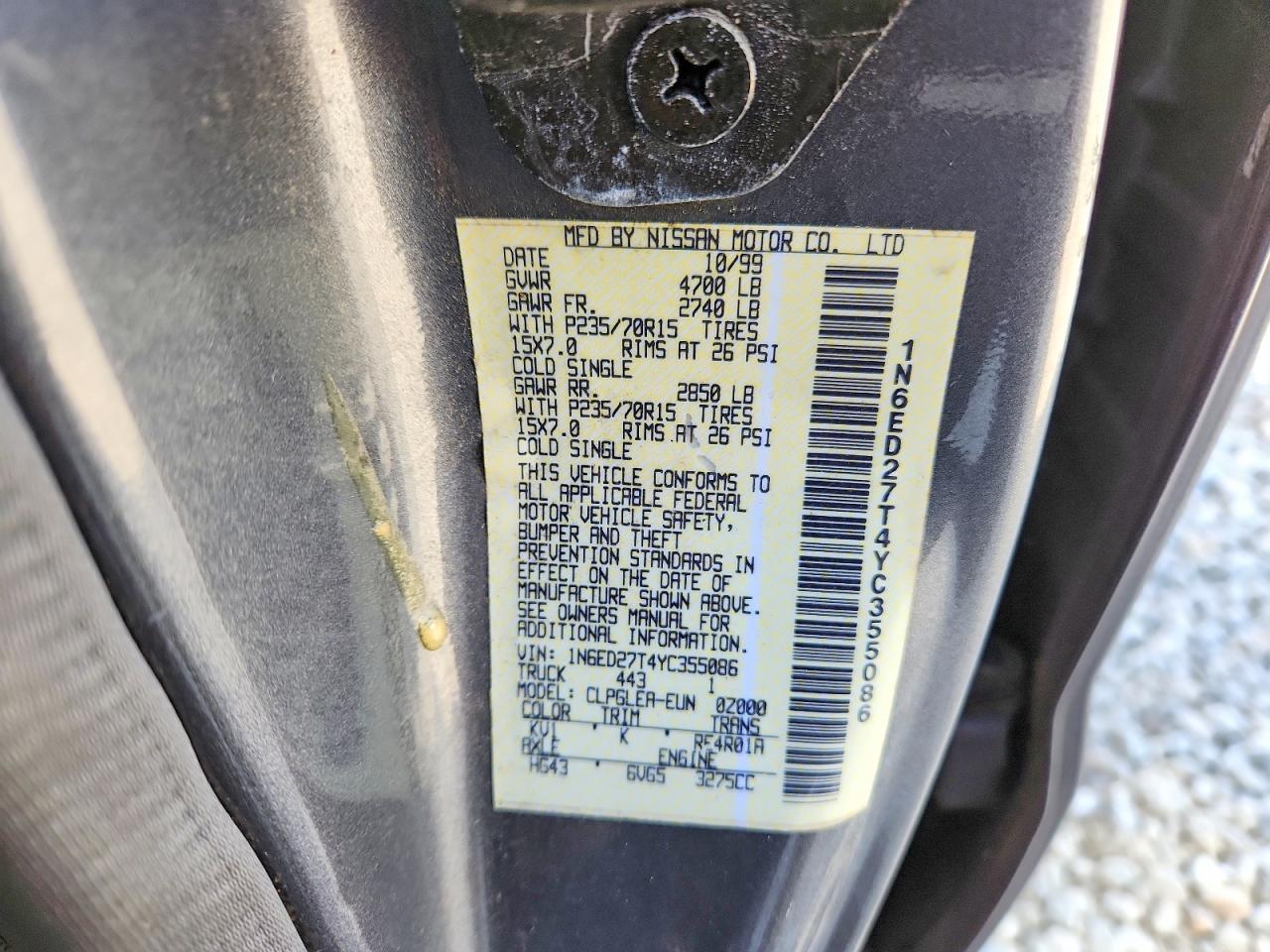2000 Nissan Frontier Crew Cab XE