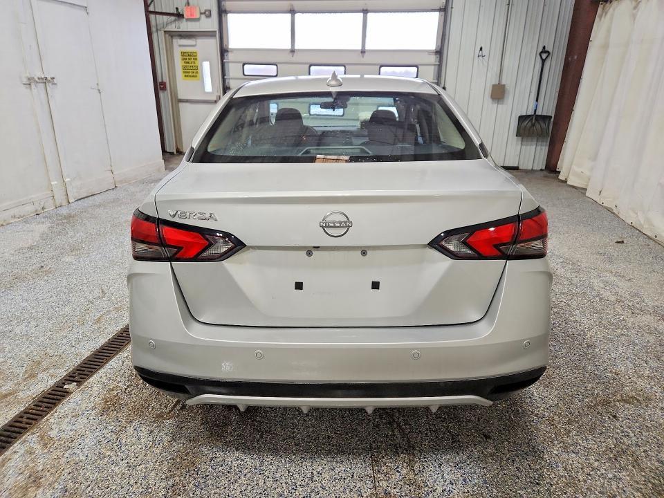 2025 Nissan Versa sv