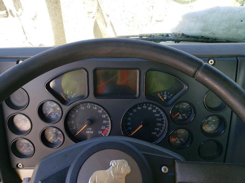 2017 Mack CXU613 Semi Truck