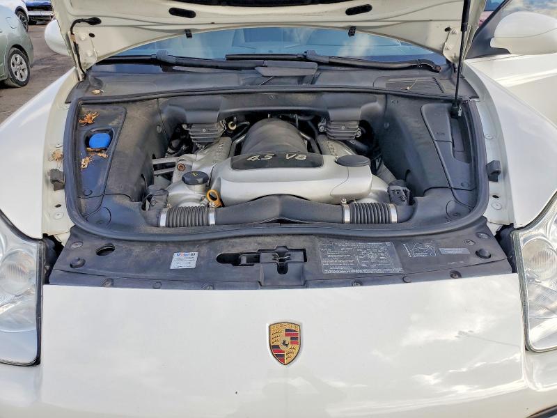 2004 Porsche Cayenne s