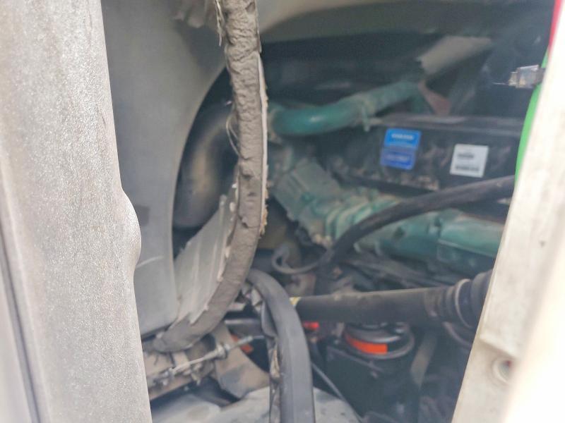 2013 Volvo Vnl Semi Truck