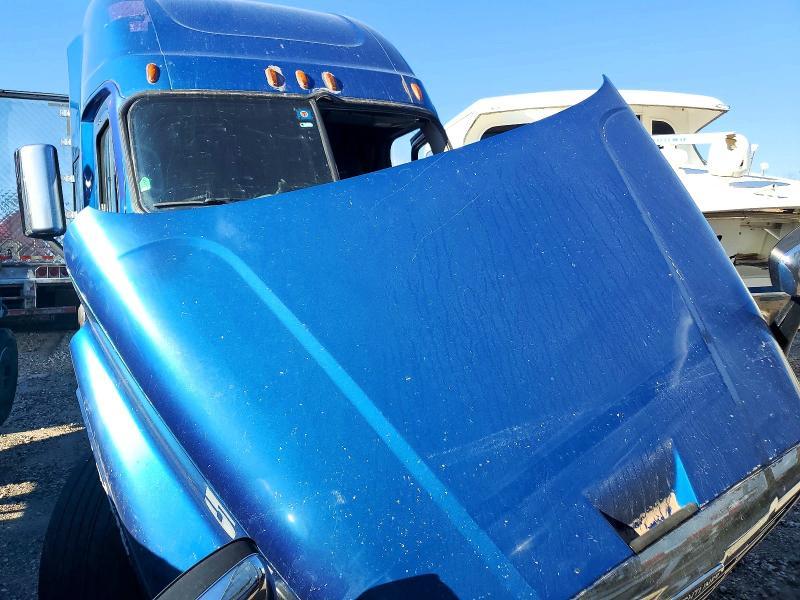 2017 Freightliner Cascadia 125 Semi Truck