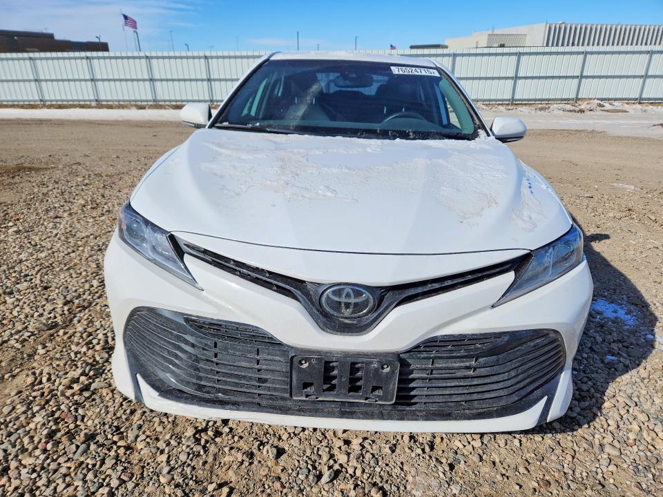 2020 Toyota Camry le
