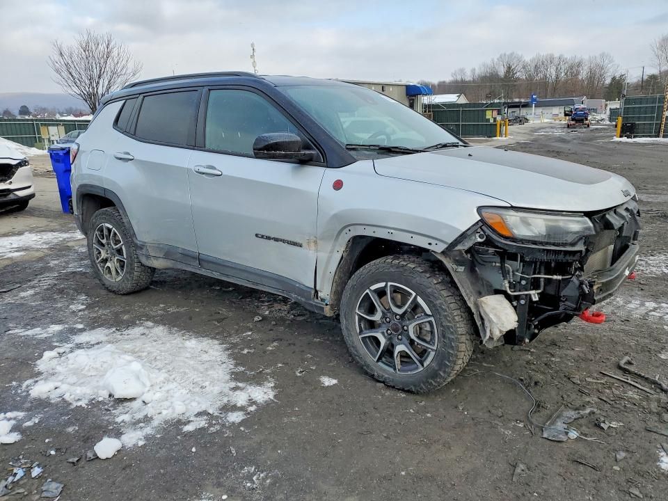 2025 Jeep Compass Trailhawk