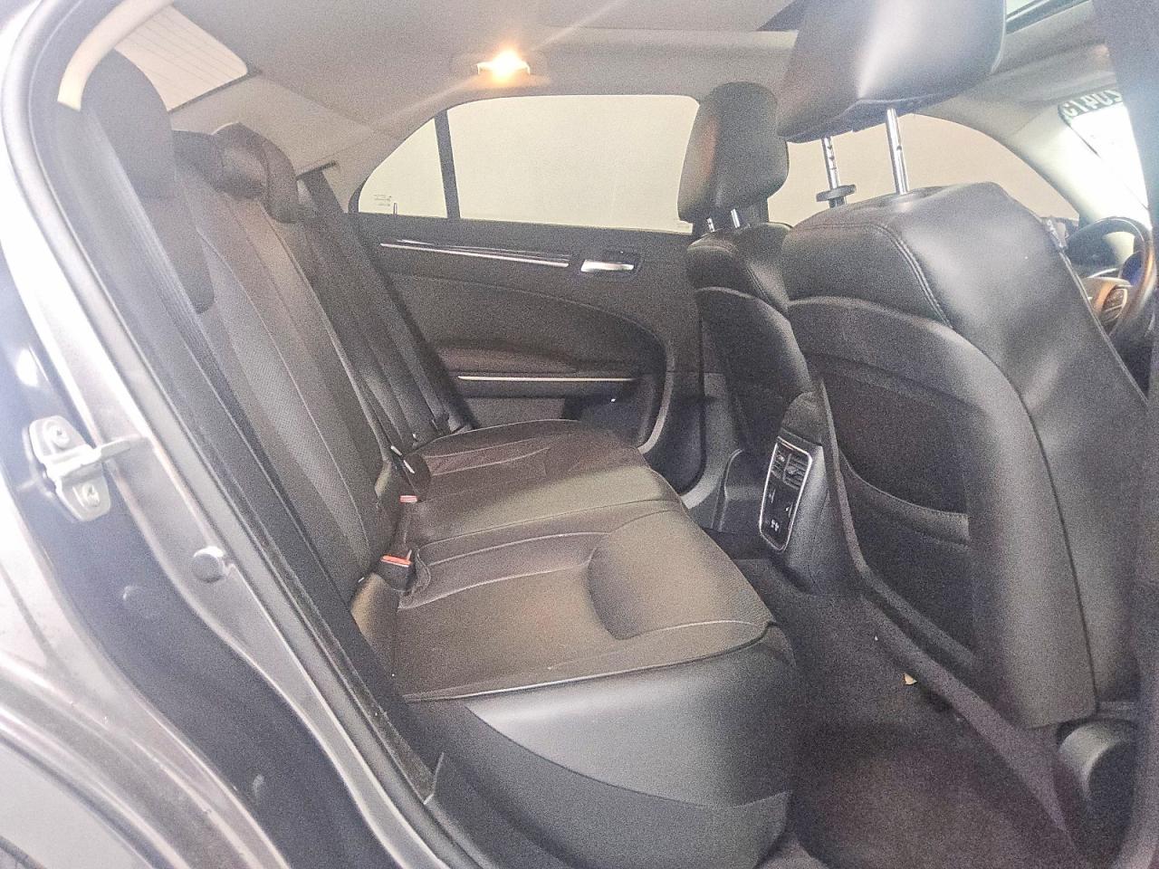 2018 Chrysler 300 Limited