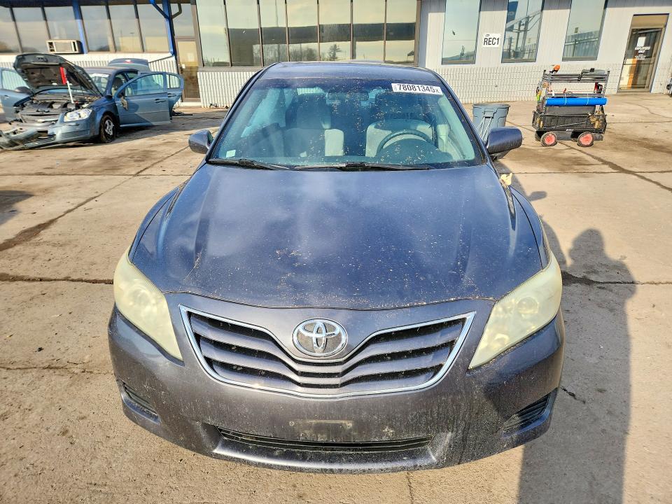 2010 Toyota Camry le