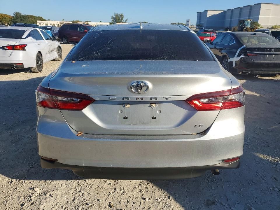 2024 Toyota Camry le