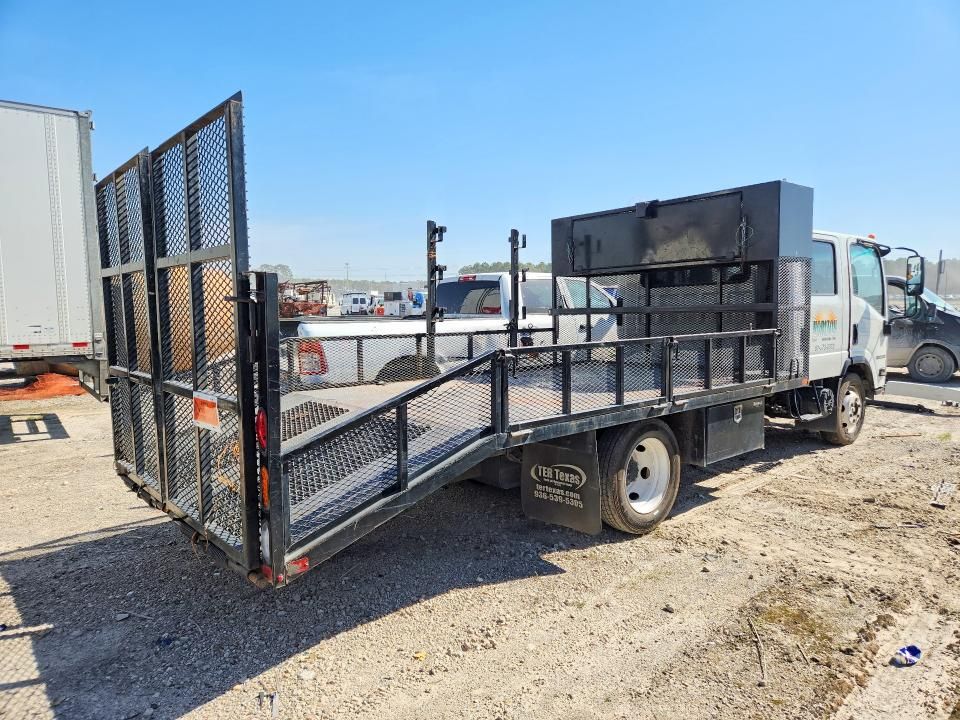 2019 Isuzu Npr hd Crew cab Flatbed Truck