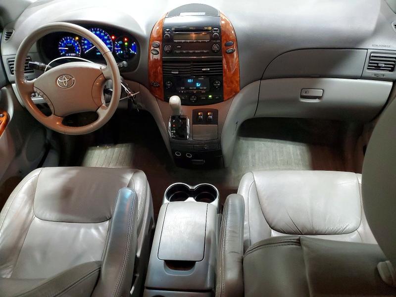 2010 Toyota Sienna xle