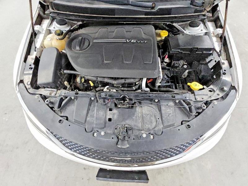 2015 Chrysler 200 c