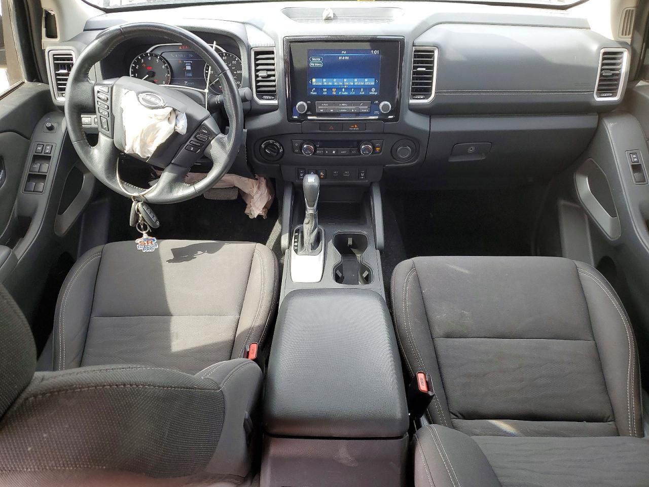 2022 Nissan Frontier s