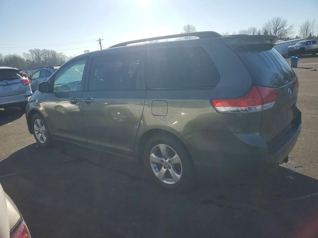 2012 Toyota Sienna le