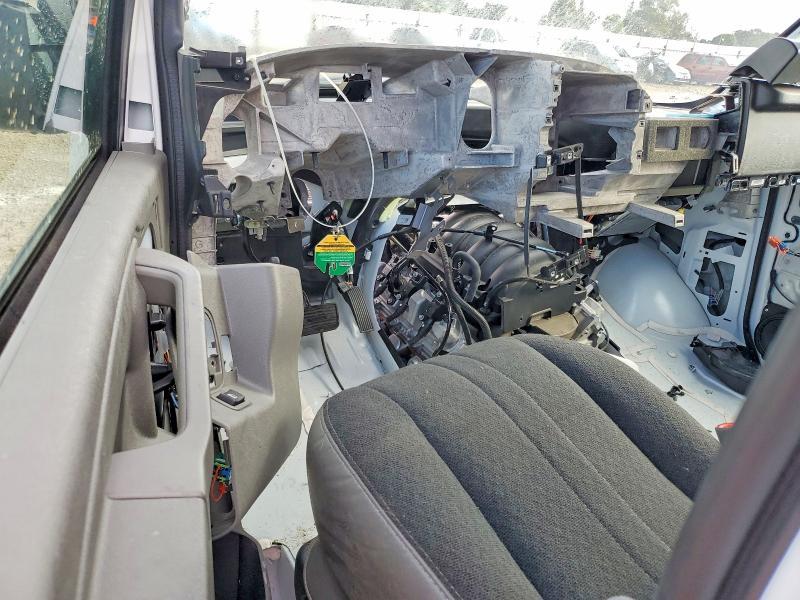 2025 Chevrolet Express G2500