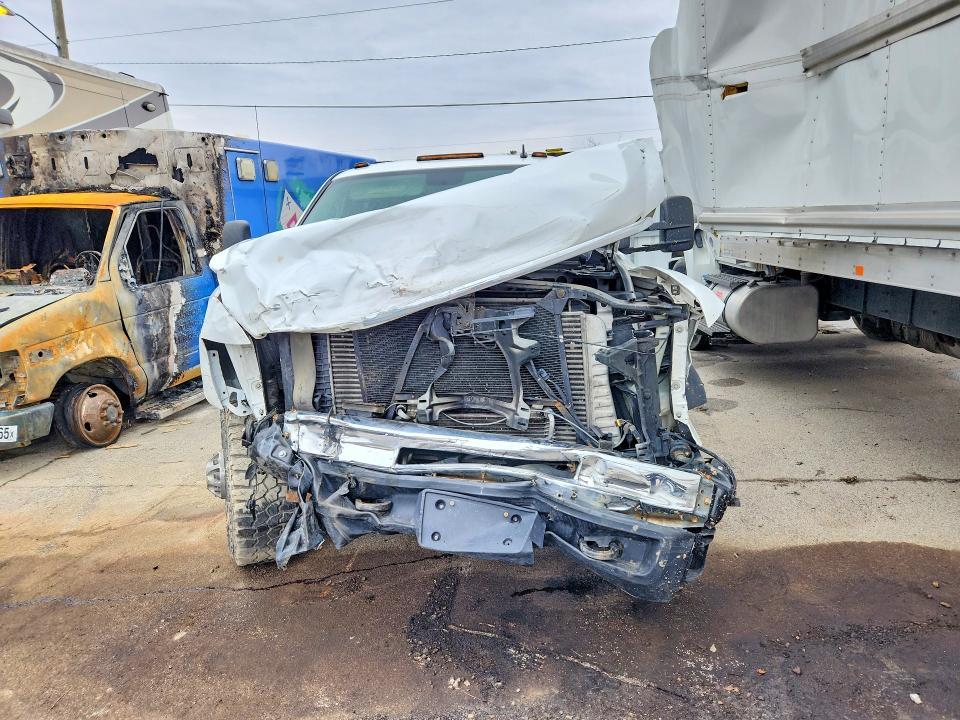 2008 Chev Rolet Silverado Flatbed Truck