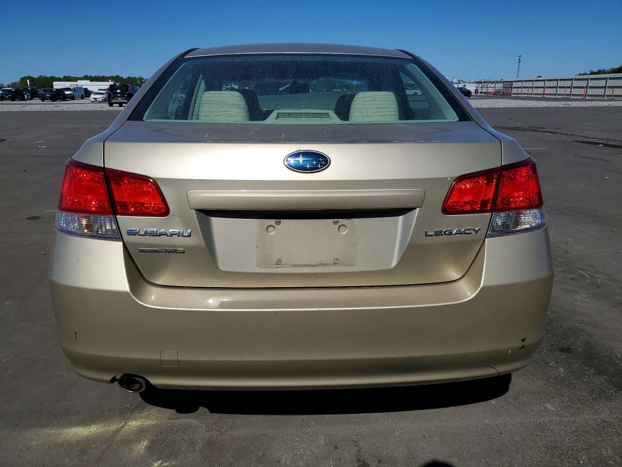 2010 Subaru Legacy 2.5i Premium