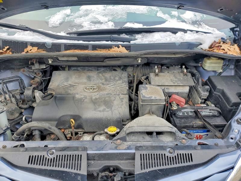 2015 Toyota Sienna le