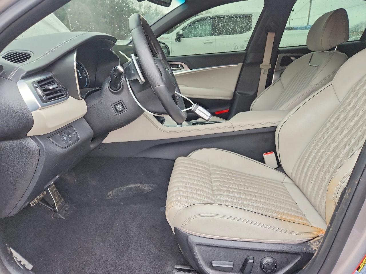 2023 Genesis G70 Base