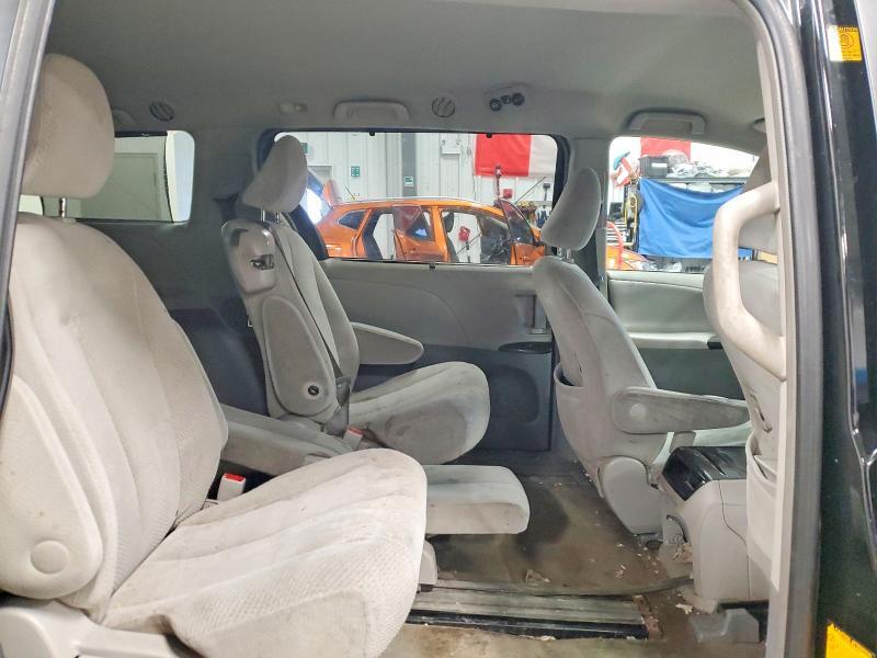 2012 Toyota Sienna le