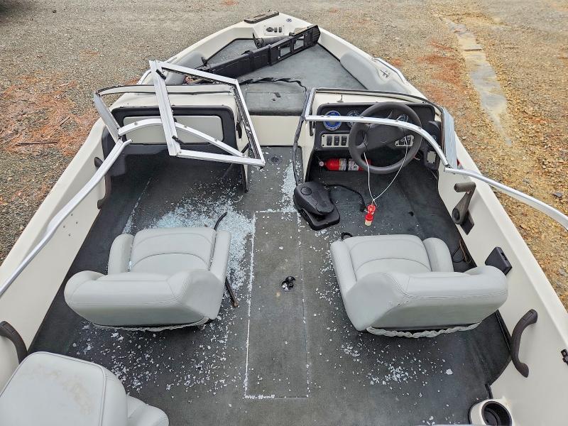 2004 Stratos 180 Boat-Outboard Engine
