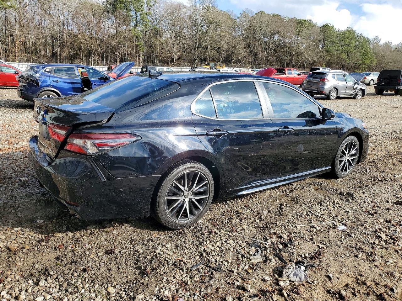 2021 Toyota Camry se